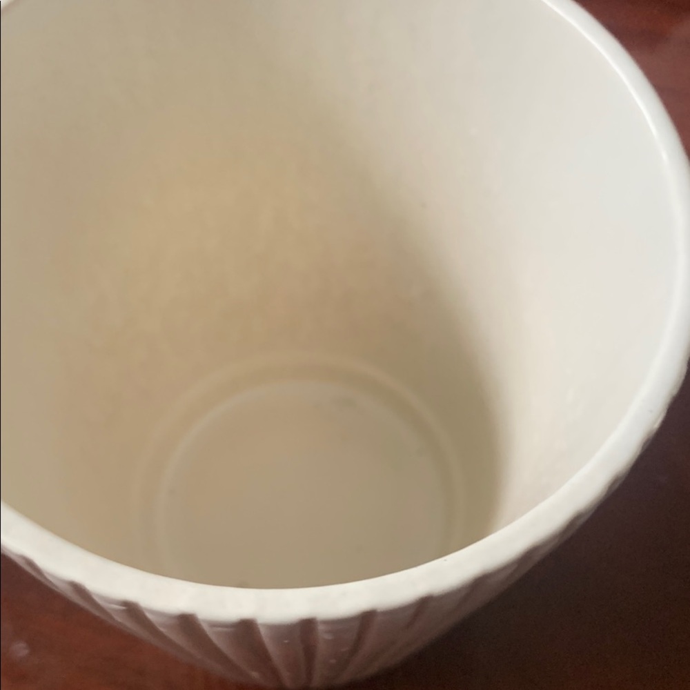 White Ribbed Ceramic Planter - Picture 2 of 2